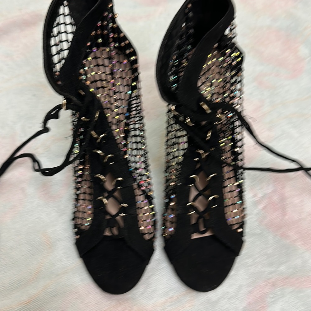 Women’s Carvala Black Net Peep Toe Shoe Size 7